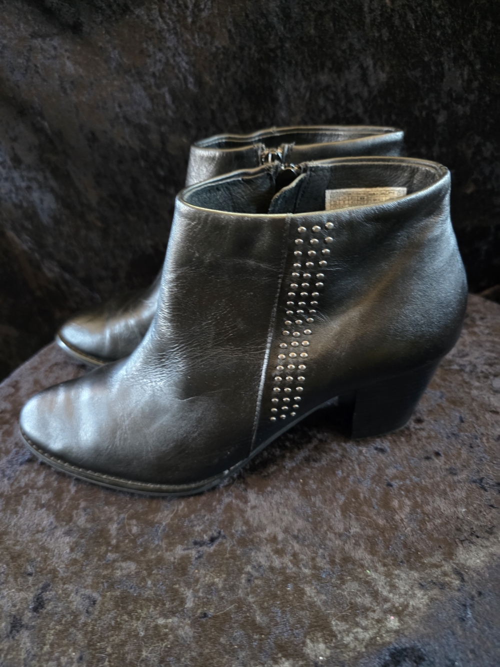 Vionic Black Leather Women's Heeled Ankle Booties